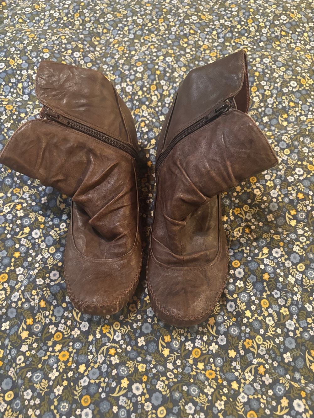 Indigo by Clark’s Fold over booties Vintage Victorian Style 8.5
